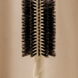 N.08 La Brosse Ronde Brushing Longueur & Mouvement Blanc Crème