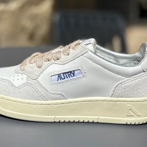 TA01 Baskets Medalist Stars White