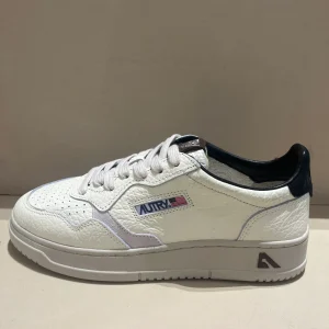 LE15 Baskets Medalist Leat Pinecone